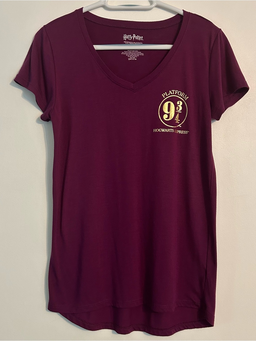 Harry Potter Platform 9 3/4 Purple V-Neck Long Tee Women’s Medium Hogwarts